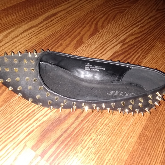 Shoes - Picture 4 of 12